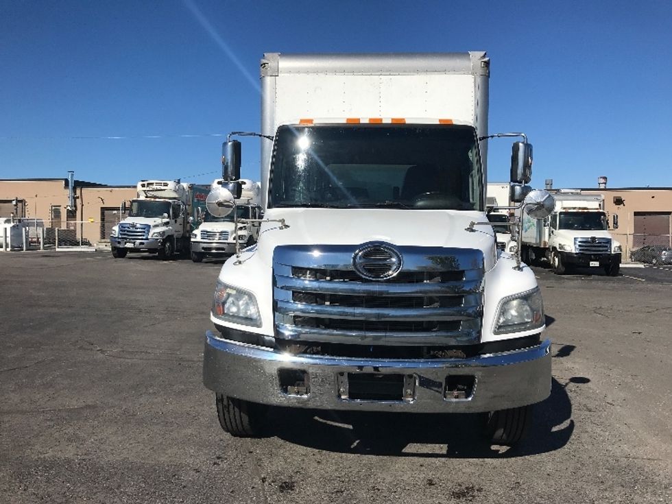 Medium Duty Box Truck-Light and Medium Duty Trucks-Hino-2019-268-Mississauga-ON-267,499\n\t\tkm-$ 69,750 - Image 2