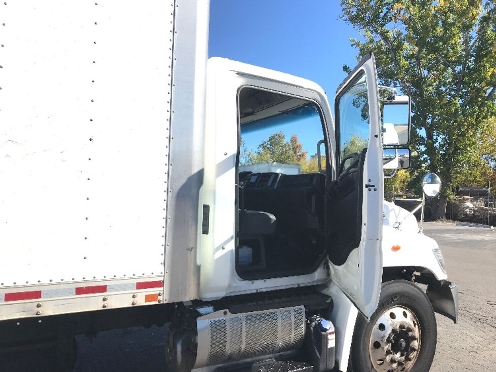 Medium Duty Box Truck-Light and Medium Duty Trucks-Hino-2019-268-Mississauga-ON-267,499\n\t\tkm-$ 69,750 - Image 20