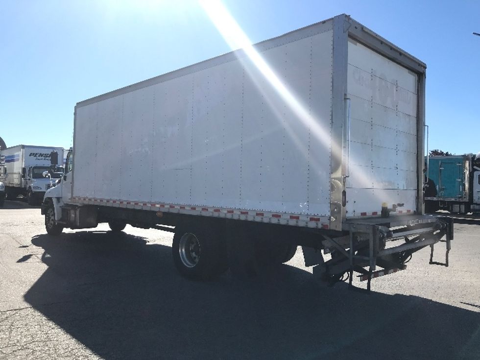 Medium Duty Box Truck-Light and Medium Duty Trucks-Hino-2019-268-Mississauga-ON-267,499\n\t\tkm-$ 69,750 - Image 6