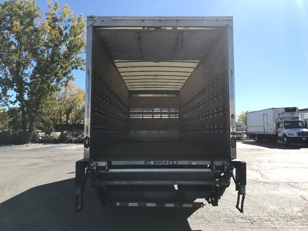 Medium Duty Box Truck-Light and Medium Duty Trucks-Hino-2019-268-Mississauga-ON-267,499\n\t\tkm-$ 69,750 - Image 8