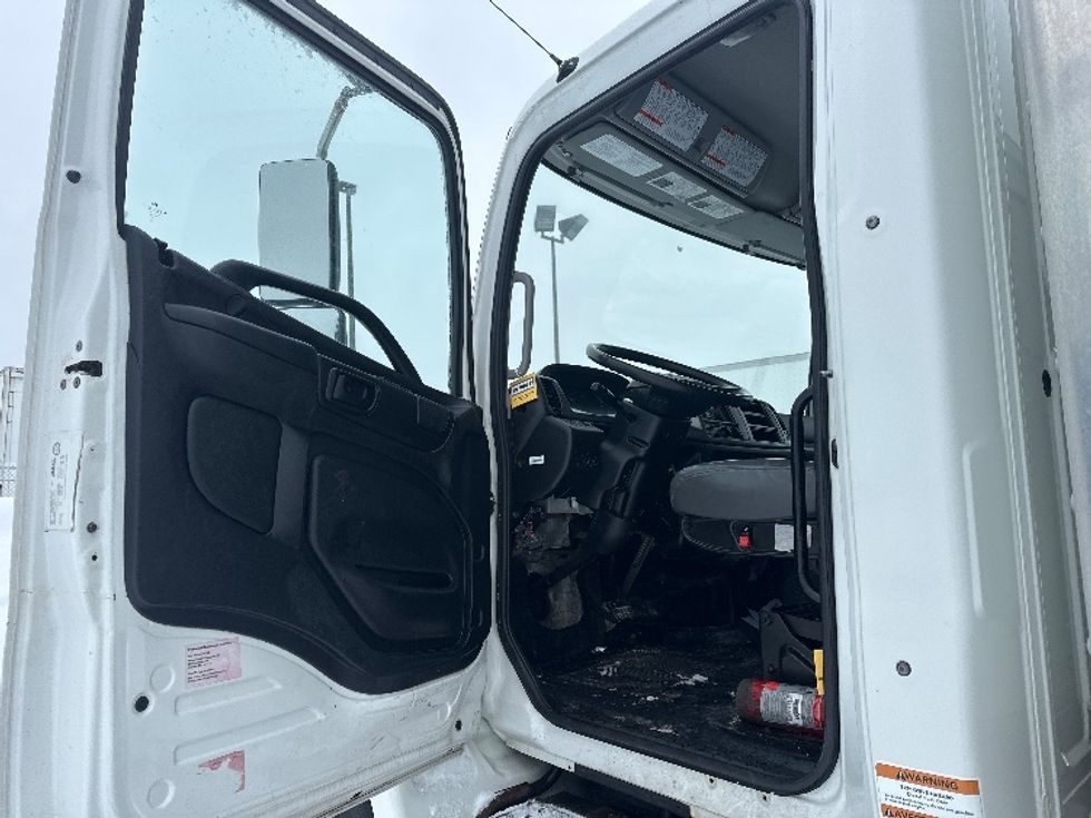 Medium Duty Box Truck-Light and Medium Duty Trucks-Hino-2019-268-Mississauga-ON-269,811\n\t\tkm-$ 69,750 - Image 14