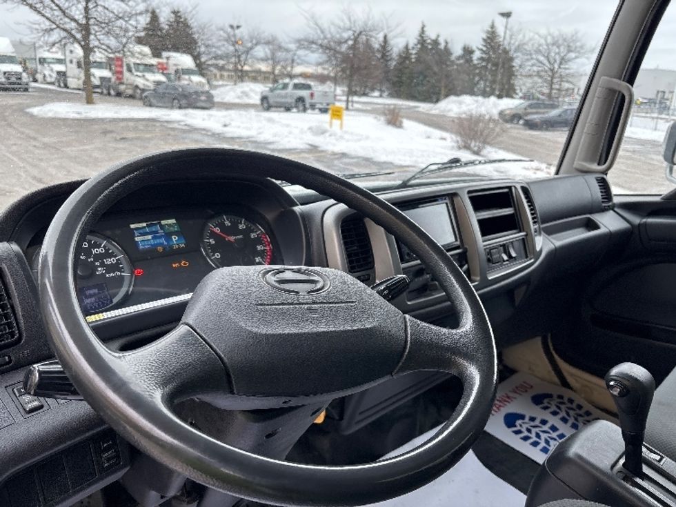 Medium Duty Box Truck-Light and Medium Duty Trucks-Hino-2019-268-Mississauga-ON-359,374\n\t\tkm-$ 60,250 - Image 17