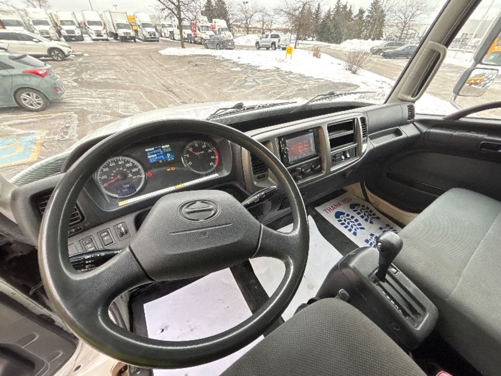 Medium Duty Box Truck-Light and Medium Duty Trucks-Hino-2019-268-Mississauga-ON-359,374\n\t\tkm-$ 60,250 - Image 18