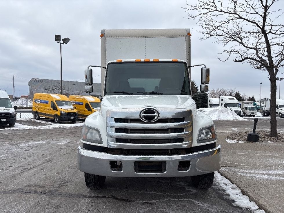 Medium Duty Box Truck-Light and Medium Duty Trucks-Hino-2019-268-Mississauga-ON-359,374\n\t\tkm-$ 60,250 - Image 2