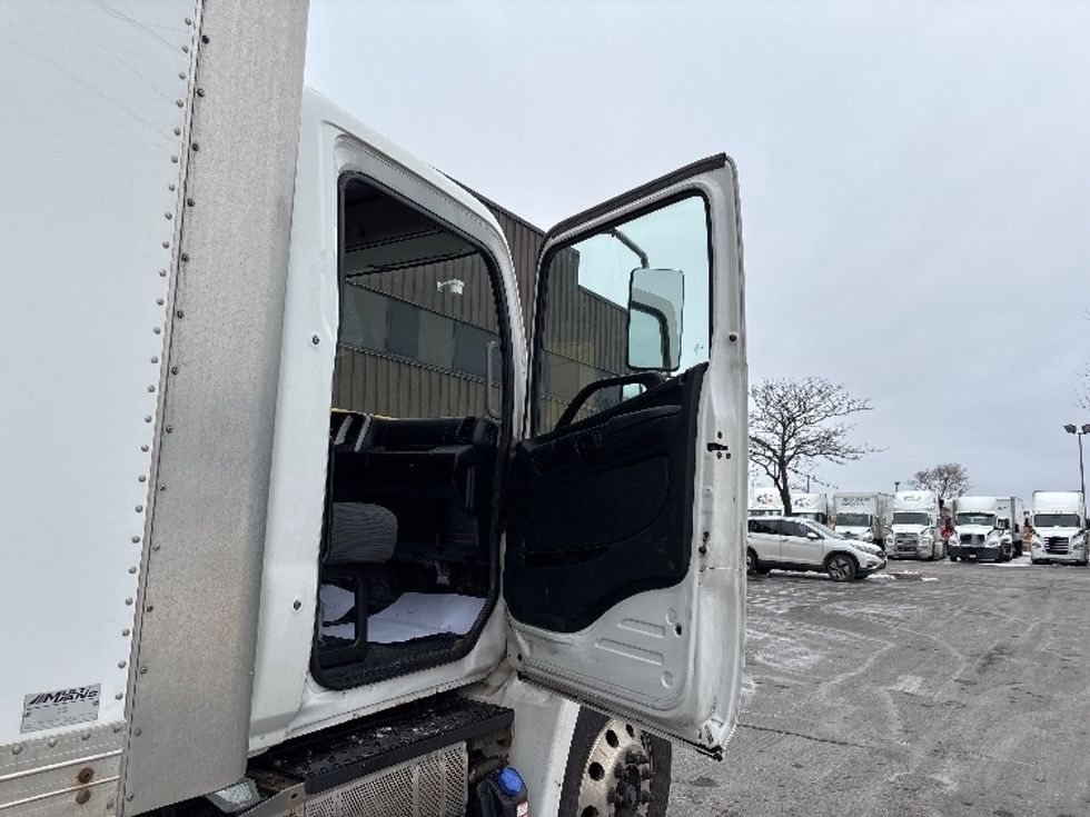 Medium Duty Box Truck-Light and Medium Duty Trucks-Hino-2019-268-Mississauga-ON-359,374\n\t\tkm-$ 60,250 - Image 20
