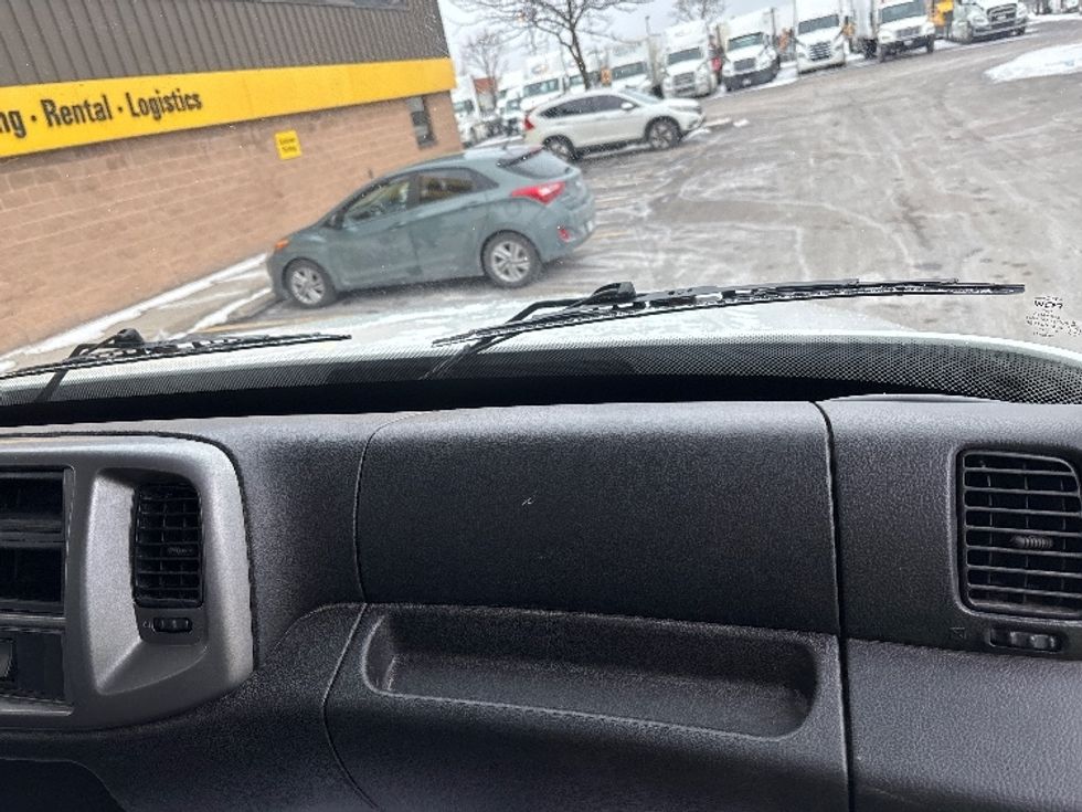 Medium Duty Box Truck-Light and Medium Duty Trucks-Hino-2019-268-Mississauga-ON-359,374\n\t\tkm-$ 60,250 - Image 21