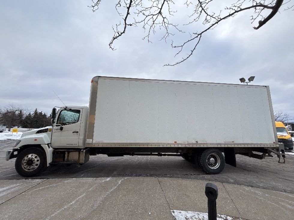 Medium Duty Box Truck-Light and Medium Duty Trucks-Hino-2019-268-Mississauga-ON-359,374\n\t\tkm-$ 60,250 - Image 4