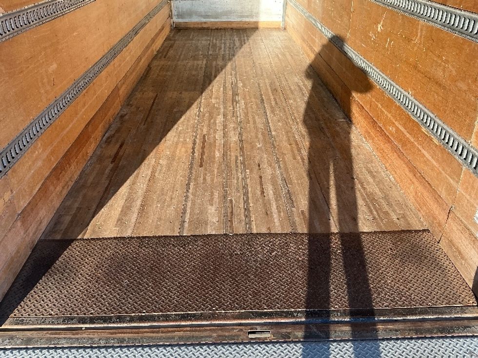 Medium Duty Box Truck-Light and Medium Duty Trucks-Hino-2019-268-Moberly-MO-201,362\n\t\tmiles-$ 47,750 - Image 10