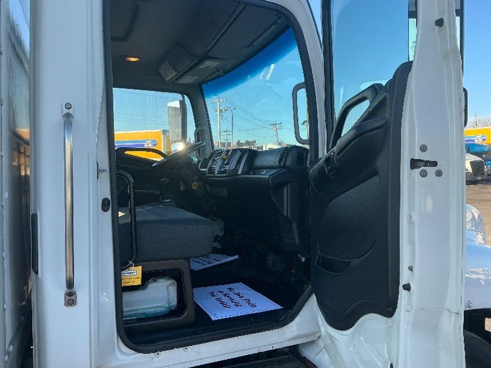 Medium Duty Box Truck-Light and Medium Duty Trucks-Hino-2019-268-Moberly-MO-201,362\n\t\tmiles-$ 47,750 - Image 20