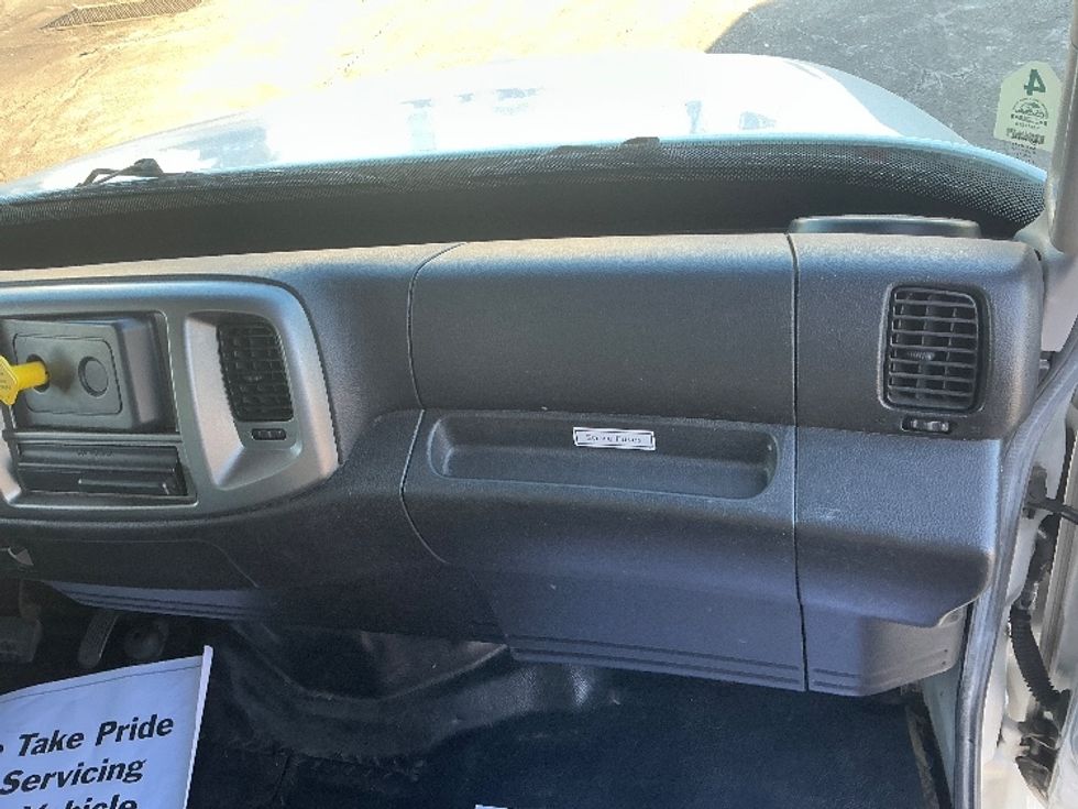 Medium Duty Box Truck-Light and Medium Duty Trucks-Hino-2019-268-Moberly-MO-201,362\n\t\tmiles-$ 47,750 - Image 21