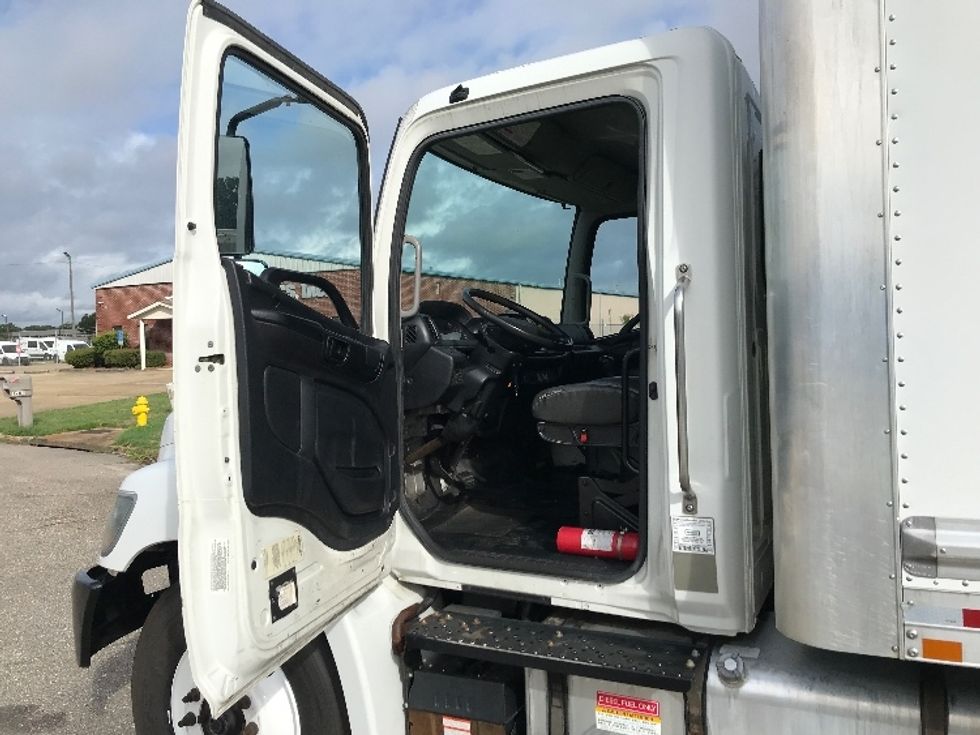 Medium Duty Box Truck-Light and Medium Duty Trucks-Hino-2019-268-Montgomery-AL-44,418\n\t\tmiles-$ 62,500 - Image 15