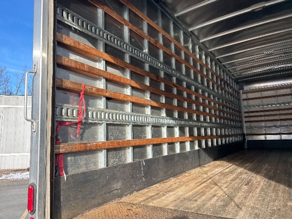 Medium Duty Box Truck-Light and Medium Duty Trucks-Hino-2019-268-Montgomery-NY-239,000\n\t\tmiles-$ 36,000 - Image 11