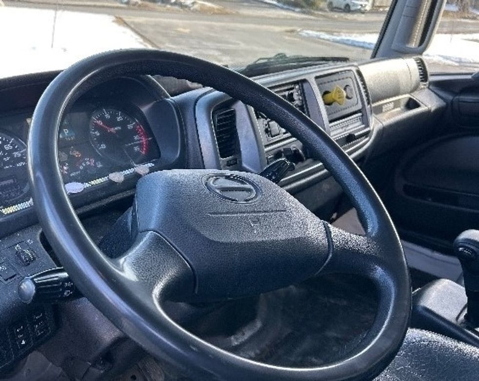 Medium Duty Box Truck-Light and Medium Duty Trucks-Hino-2019-268-Montgomery-NY-239,000\n\t\tmiles-$ 36,000 - Image 17