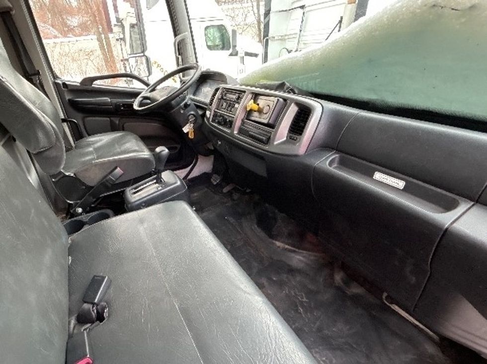 Medium Duty Box Truck-Light and Medium Duty Trucks-Hino-2019-268-Montgomery-NY-239,000\n\t\tmiles-$ 36,000 - Image 21