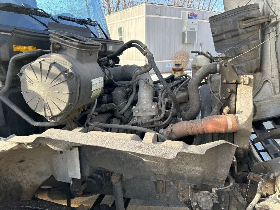 Medium Duty Box Truck-Light and Medium Duty Trucks-Hino-2019-268-Montgomery-NY-239,000\n\t\tmiles-$ 36,000 - Image 23