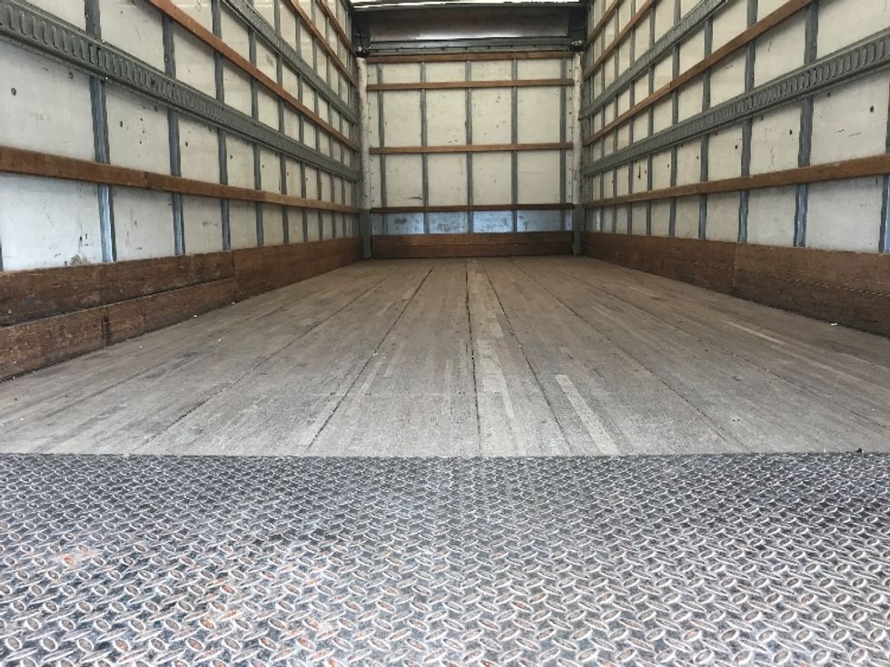 Medium Duty Box Truck-Light and Medium Duty Trucks-Hino-2019-268-Morristown-TN-302,697\n\t\tmiles-$ 31,500 - Image 10