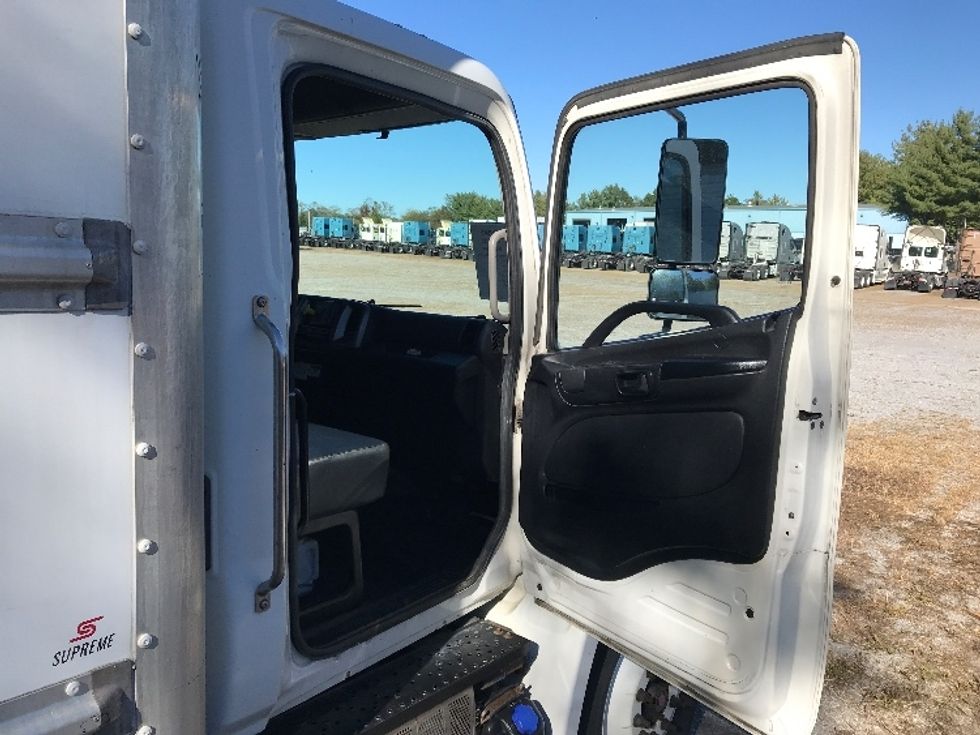 Medium Duty Box Truck-Light and Medium Duty Trucks-Hino-2019-268-Morristown-TN-302,697\n\t\tmiles-$ 31,500 - Image 20
