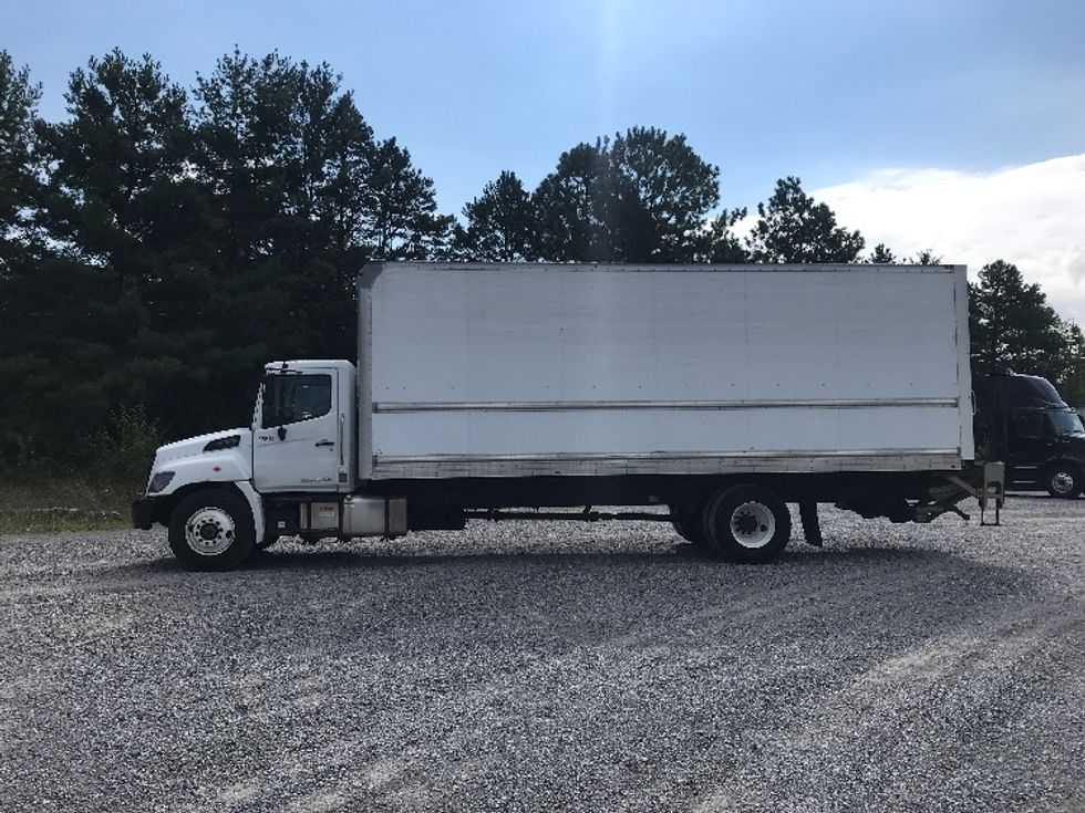 Medium Duty Box Truck-Light and Medium Duty Trucks-Hino-2019-268-Morristown-TN-302,697\n\t\tmiles-$ 31,500 - Image 4