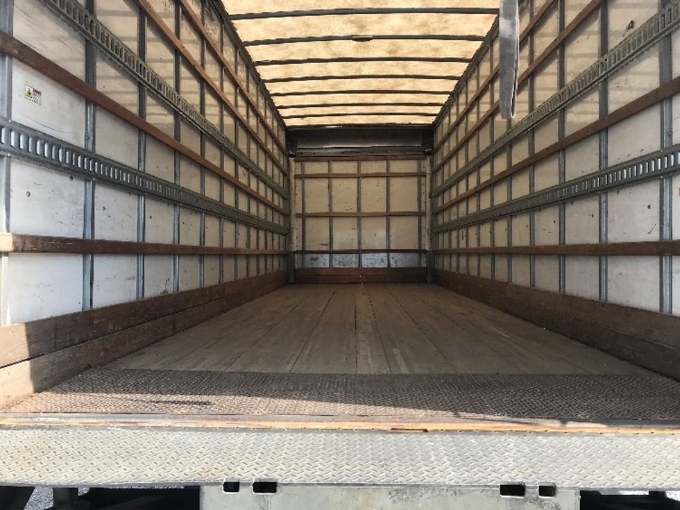 Medium Duty Box Truck-Light and Medium Duty Trucks-Hino-2019-268-Morristown-TN-302,697\n\t\tmiles-$ 31,500 - Image 8