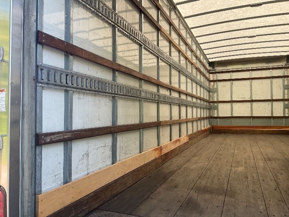 Medium Duty Box Truck-Light and Medium Duty Trucks-Hino-2019-268-Nashville (Mount Juliet)-TN-161,565\n\t\tmiles-$ 54,000 - Image 11