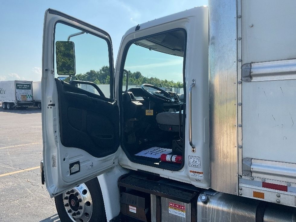 Medium Duty Box Truck-Light and Medium Duty Trucks-Hino-2019-268-Nashville (Mount Juliet)-TN-161,565\n\t\tmiles-$ 54,000 - Image 16