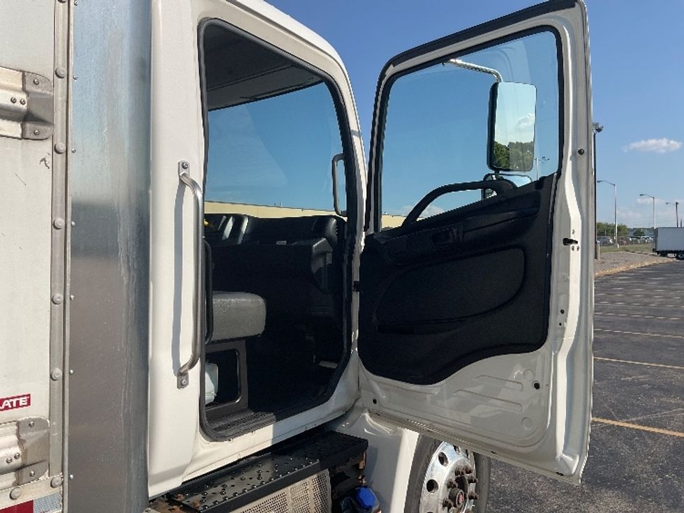 Medium Duty Box Truck-Light and Medium Duty Trucks-Hino-2019-268-Nashville (Mount Juliet)-TN-161,565\n\t\tmiles-$ 54,000 - Image 20