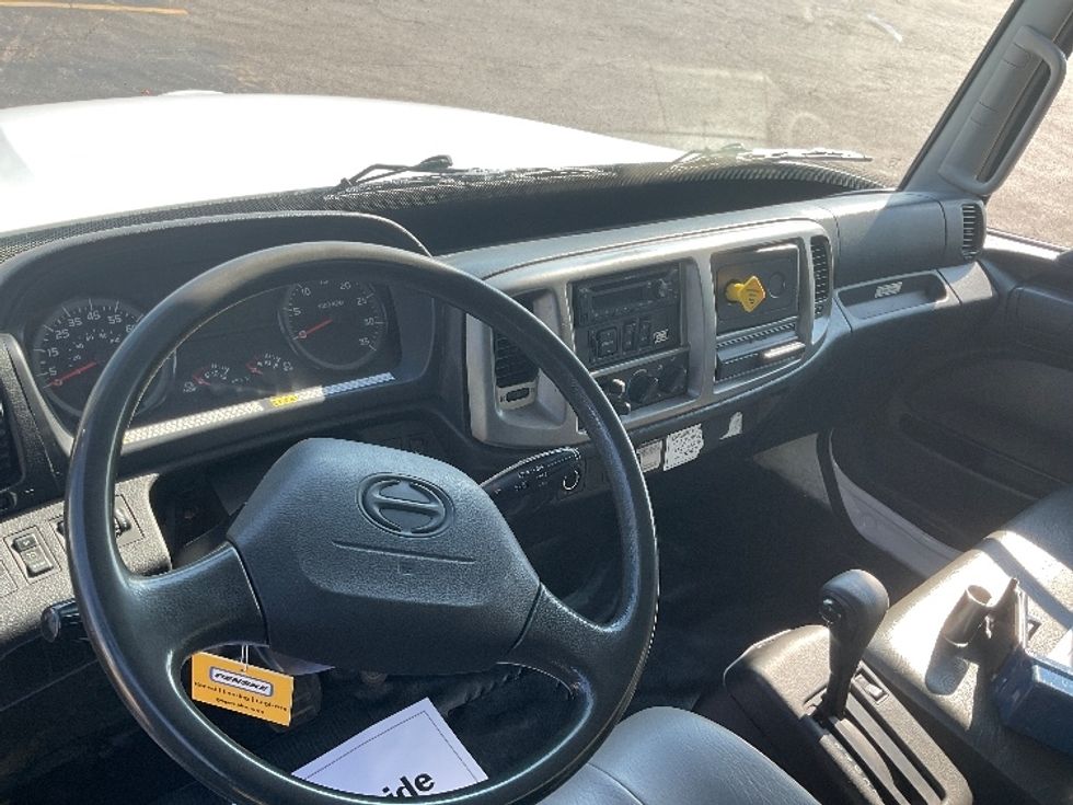 Medium Duty Box Truck-Light and Medium Duty Trucks-Hino-2019-268-Nashville (Mount Juliet)-TN-161,565\n\t\tmiles-$ 54,000 - Image 17