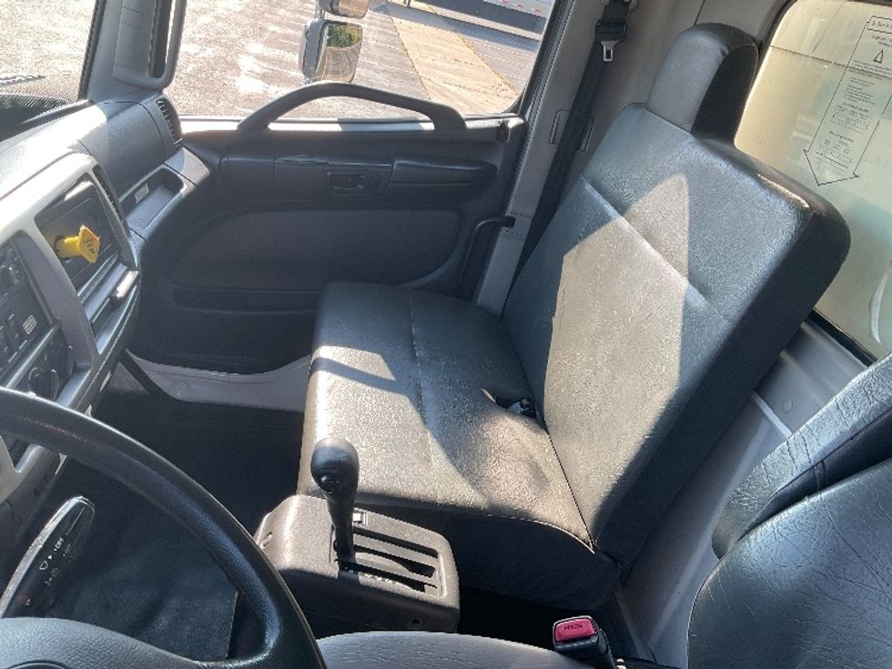 Medium Duty Box Truck-Light and Medium Duty Trucks-Hino-2019-268-Nashville (Mount Juliet)-TN-161,565\n\t\tmiles-$ 54,000 - Image 19