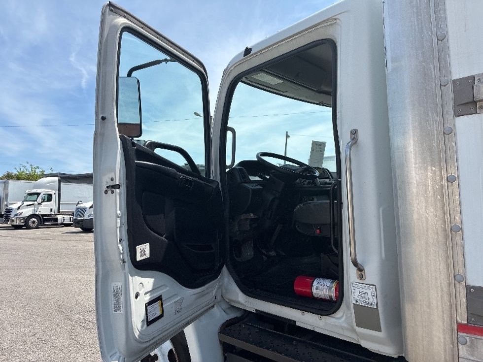 Medium Duty Box Truck-Light and Medium Duty Trucks-Hino-2019-268-Nashville (Mount Juliet)-TN-251,566\n\t\tmiles-$ 40,000 - Image 16