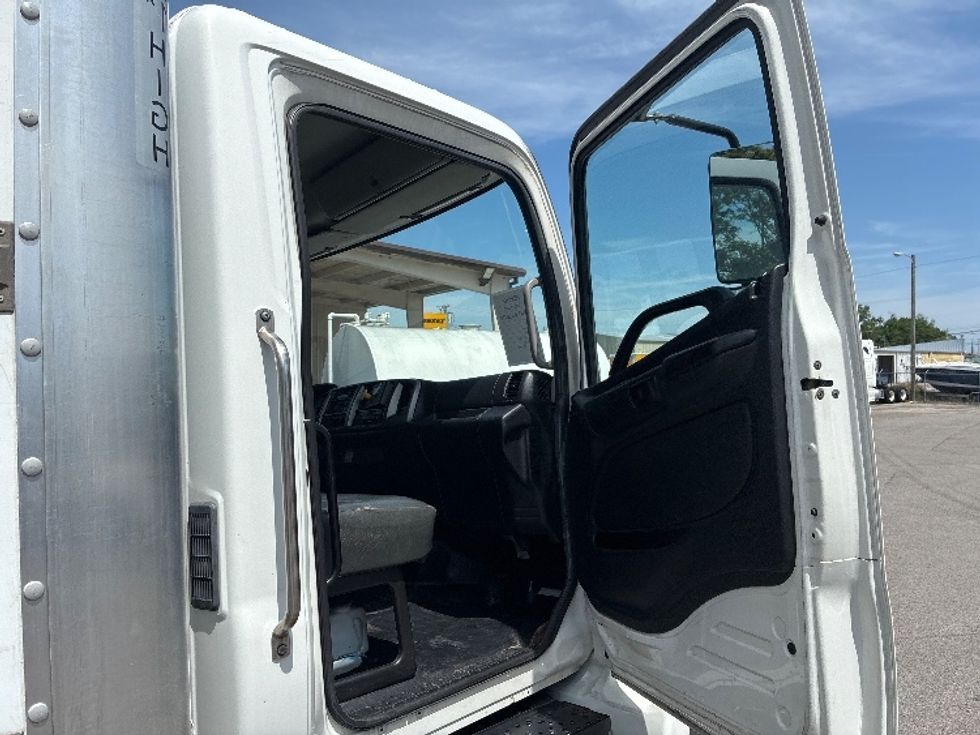 Medium Duty Box Truck-Light and Medium Duty Trucks-Hino-2019-268-Nashville (Mount Juliet)-TN-251,566\n\t\tmiles-$ 40,000 - Image 20