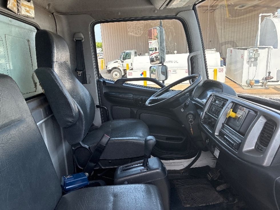 Medium Duty Box Truck-Light and Medium Duty Trucks-Hino-2019-268-Nashville (Mount Juliet)-TN-251,566\n\t\tmiles-$ 40,000 - Image 22