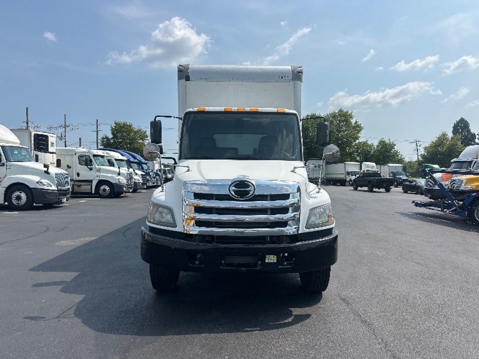 Medium Duty Box Truck-Light and Medium Duty Trucks-Hino-2019-268-New Castle-DE-129,795\n\t\tmiles-$ 52,000 - Image 2