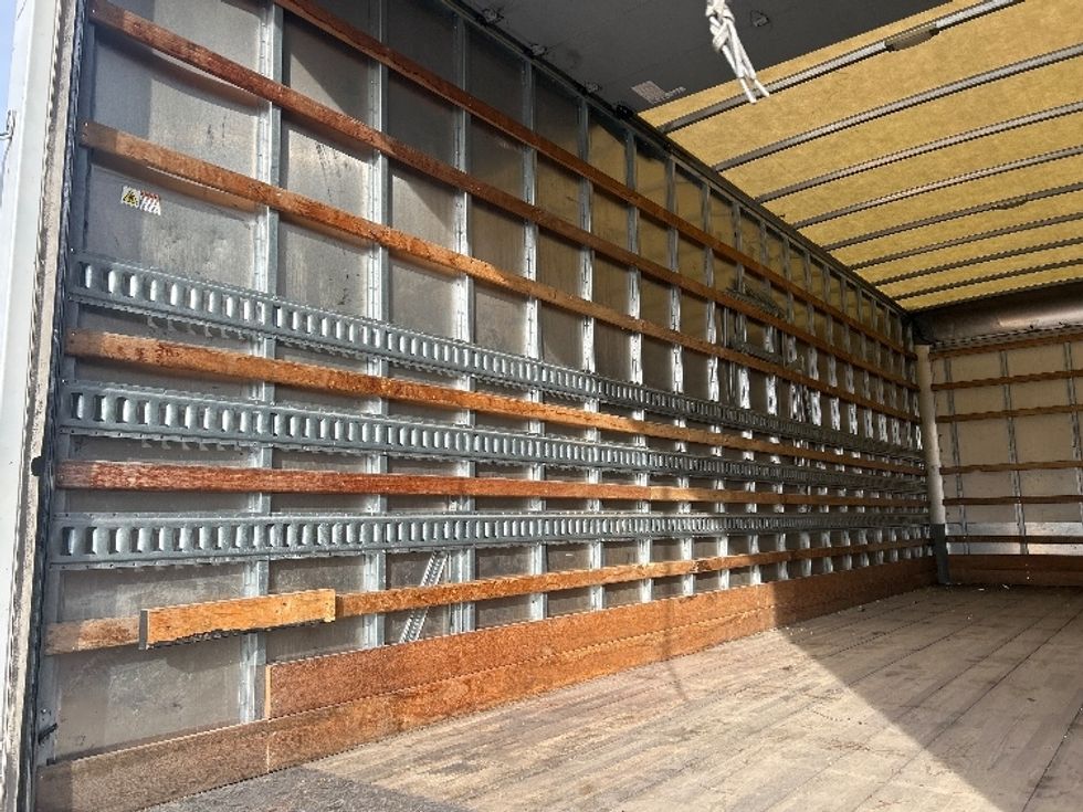 Medium Duty Box Truck-Light and Medium Duty Trucks-Hino-2019-268-Norcross-GA-170,778\n\t\tmiles-$ 55,750 - Image 11