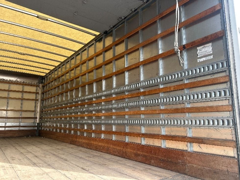 Medium Duty Box Truck-Light and Medium Duty Trucks-Hino-2019-268-Norcross-GA-170,778\n\t\tmiles-$ 55,750 - Image 12