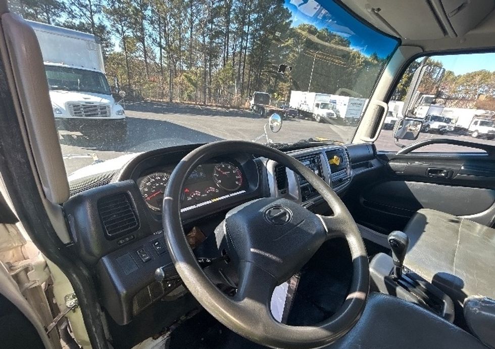Medium Duty Box Truck-Light and Medium Duty Trucks-Hino-2019-268-Norcross-GA-170,778\n\t\tmiles-$ 55,750 - Image 16