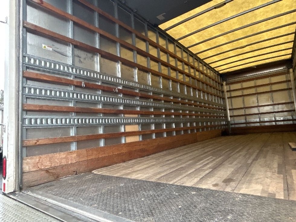 Medium Duty Box Truck-Light and Medium Duty Trucks-Hino-2019-268-Norcross-GA-225,505\n\t\tmiles-$ 45,500 - Image 11