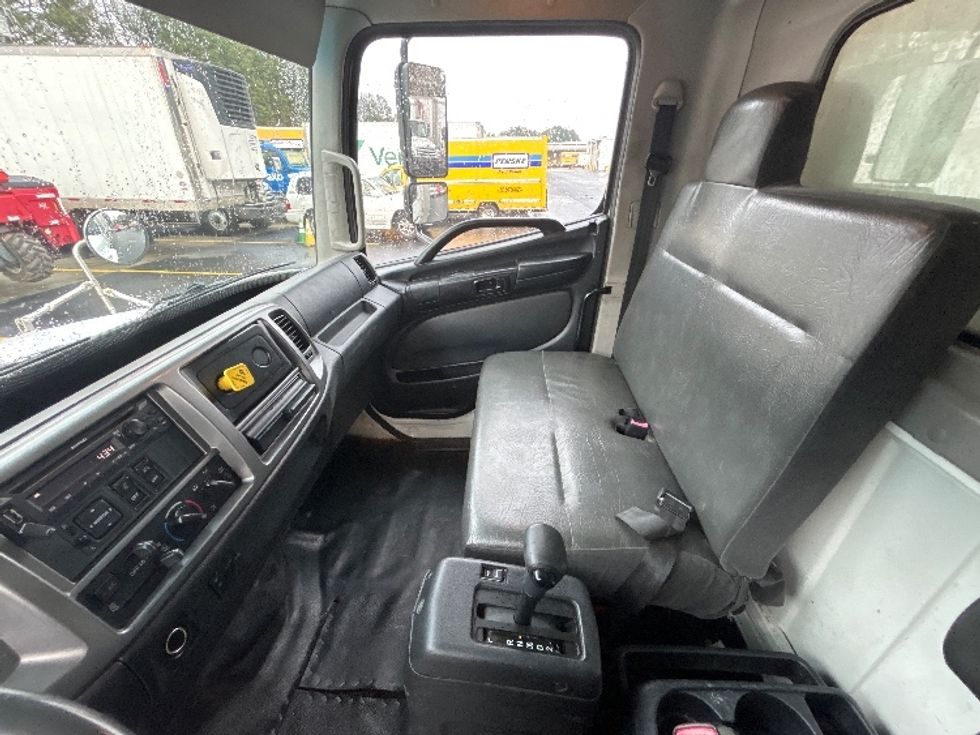 Medium Duty Box Truck-Light and Medium Duty Trucks-Hino-2019-268-Norcross-GA-225,505\n\t\tmiles-$ 45,500 - Image 19