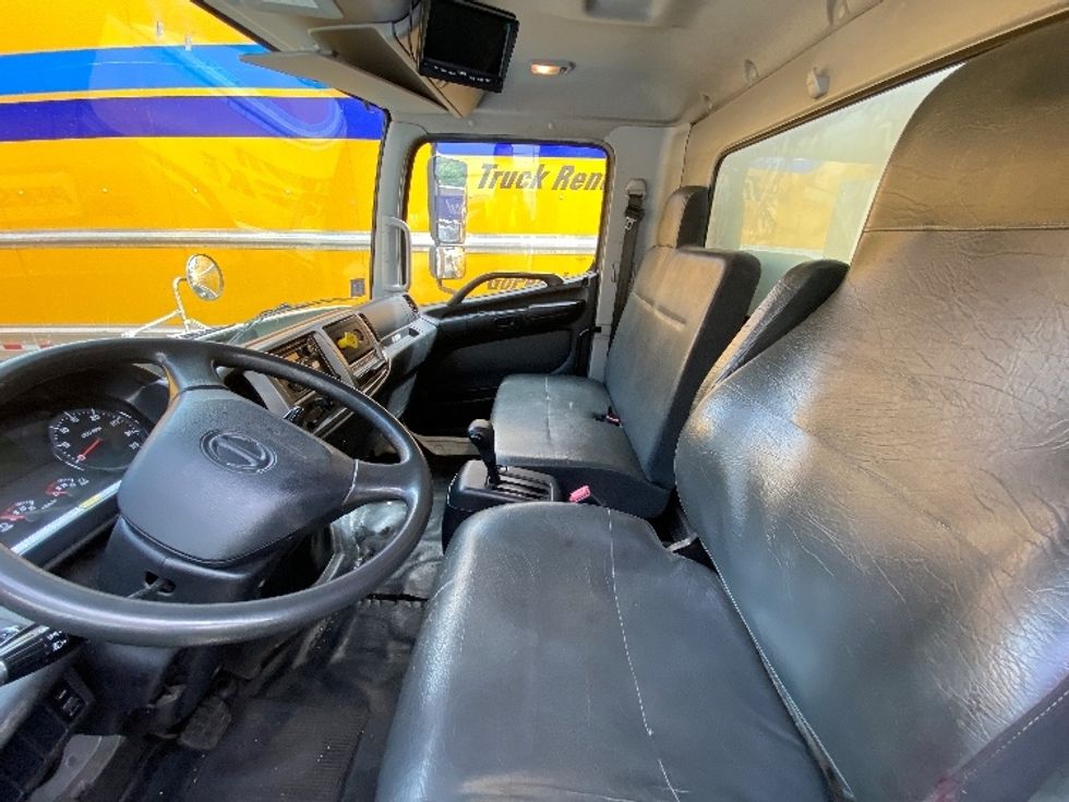 Medium Duty Box Truck-Light and Medium Duty Trucks-Hino-2019-268-North Bergen-NJ-112,090\n\t\tmiles-$ 54,750 - Image 17