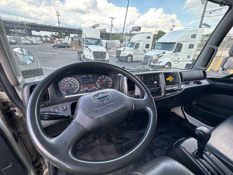 Medium Duty Box Truck-Light and Medium Duty Trucks-Hino-2019-268-North Bergen-NJ-112,090\n\t\tmiles-$ 54,750 - Image 18