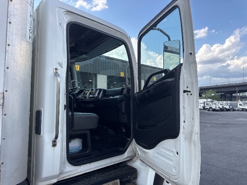 Medium Duty Box Truck-Light and Medium Duty Trucks-Hino-2019-268-North Bergen-NJ-112,090\n\t\tmiles-$ 54,750 - Image 20