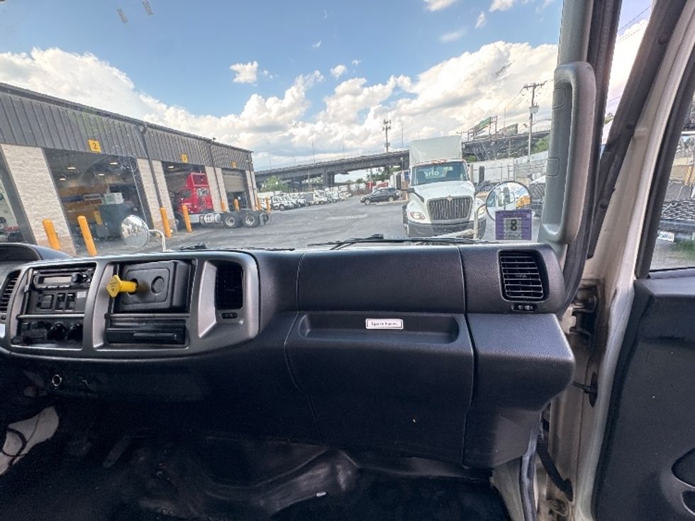 Medium Duty Box Truck-Light and Medium Duty Trucks-Hino-2019-268-North Bergen-NJ-112,090\n\t\tmiles-$ 54,750 - Image 21