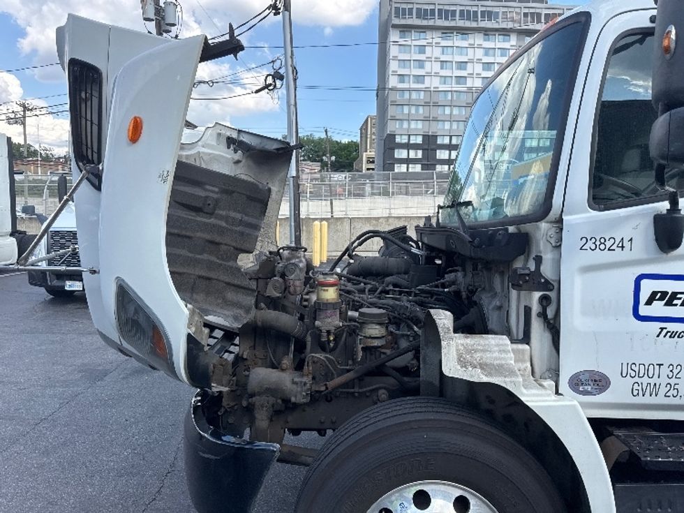 Medium Duty Box Truck-Light and Medium Duty Trucks-Hino-2019-268-North Bergen-NJ-112,090\n\t\tmiles-$ 54,750 - Image 24