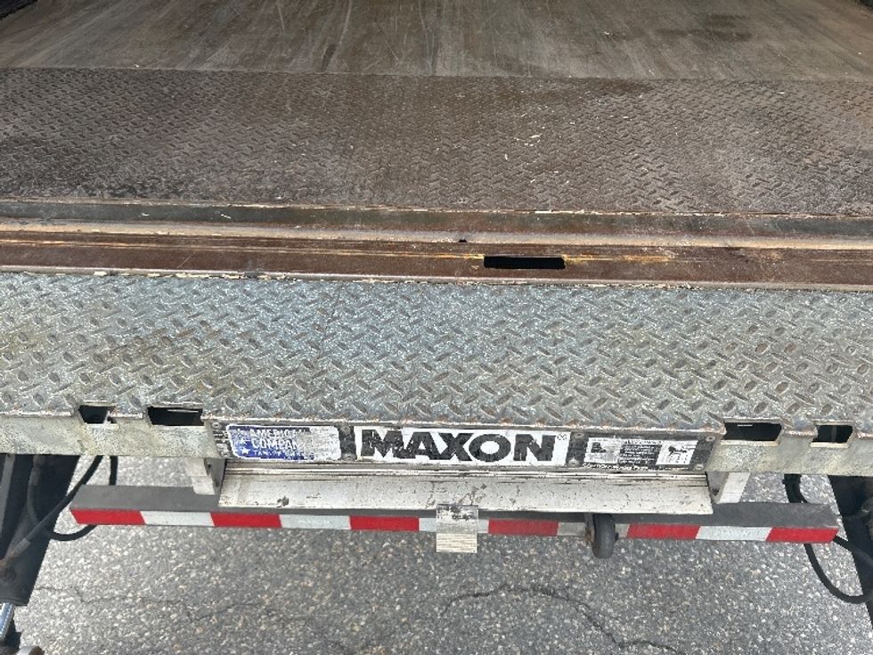 Medium Duty Box Truck-Light and Medium Duty Trucks-Hino-2019-268-Norton-MA-99,545\n\t\tmiles-$ 56,750 - Image 10