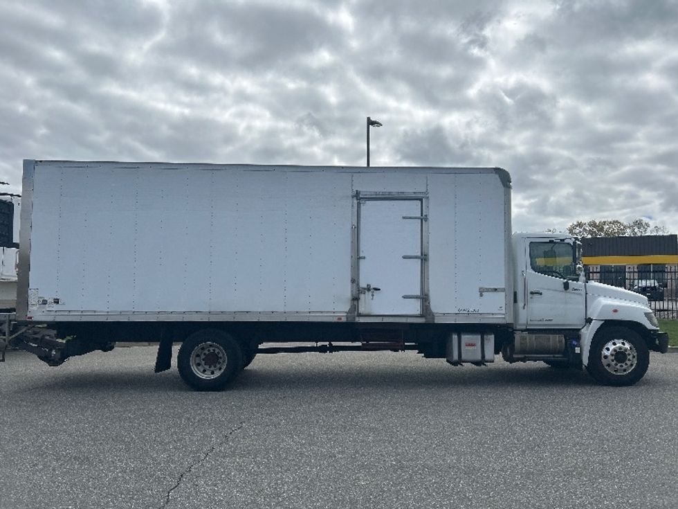 Medium Duty Box Truck-Light and Medium Duty Trucks-Hino-2019-268-Norton-MA-99,545\n\t\tmiles-$ 56,750 - Image 15