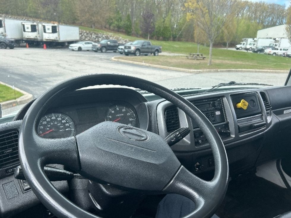 Medium Duty Box Truck-Light and Medium Duty Trucks-Hino-2019-268-Norton-MA-99,545\n\t\tmiles-$ 56,750 - Image 17