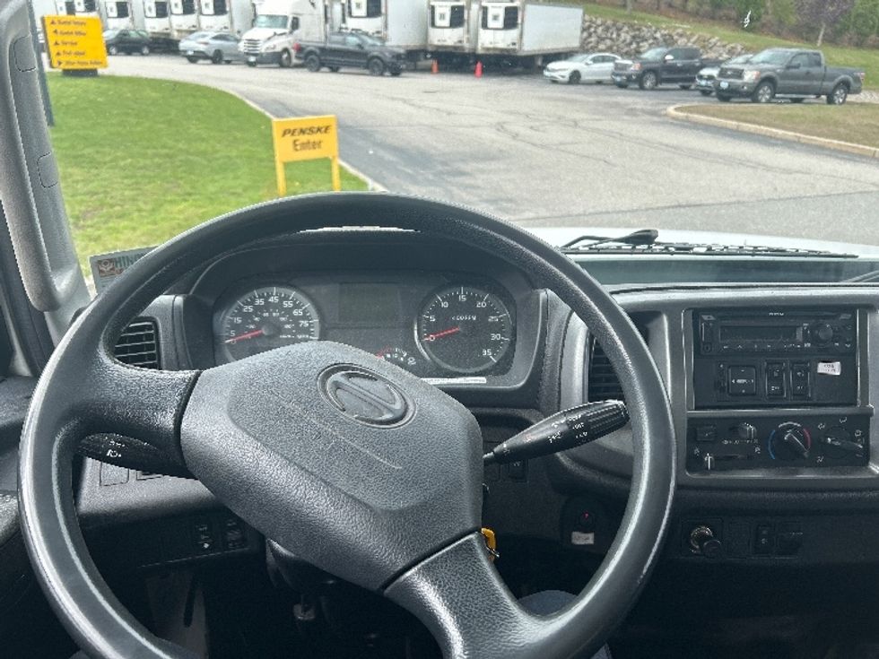 Medium Duty Box Truck-Light and Medium Duty Trucks-Hino-2019-268-Norton-MA-99,545\n\t\tmiles-$ 56,750 - Image 18