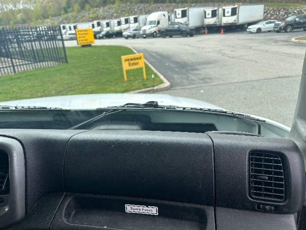 Medium Duty Box Truck-Light and Medium Duty Trucks-Hino-2019-268-Norton-MA-99,545\n\t\tmiles-$ 56,750 - Image 21