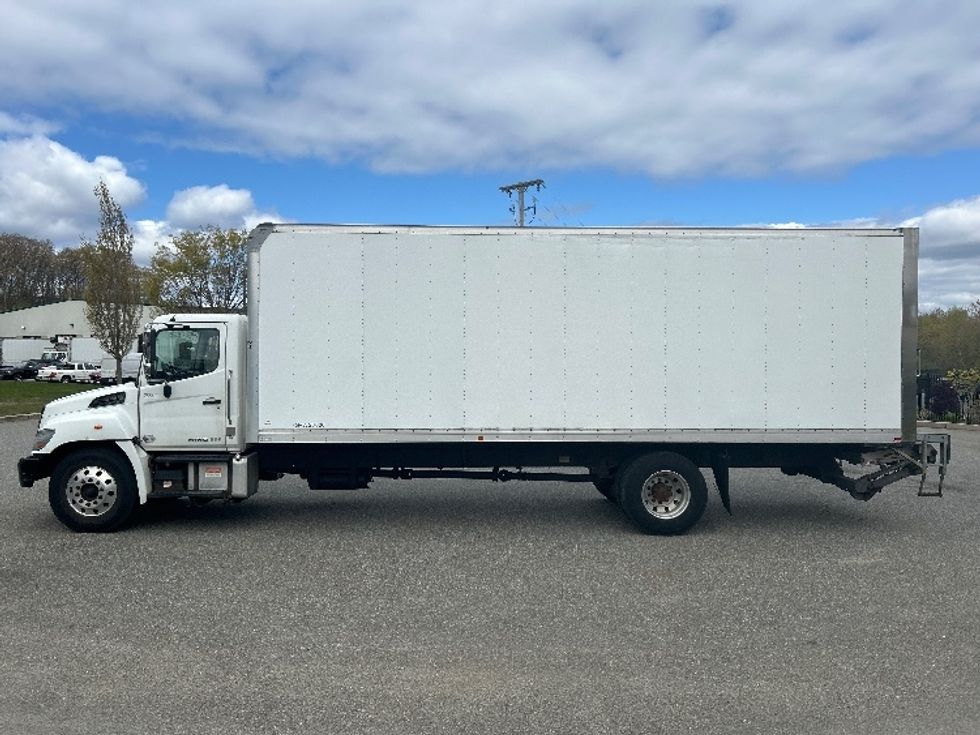 Medium Duty Box Truck-Light and Medium Duty Trucks-Hino-2019-268-Norton-MA-99,545\n\t\tmiles-$ 56,750 - Image 4