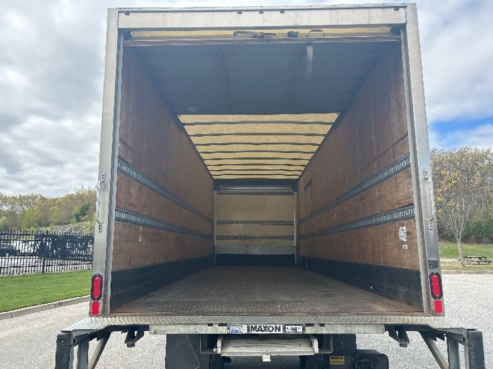 Medium Duty Box Truck-Light and Medium Duty Trucks-Hino-2019-268-Norton-MA-99,545\n\t\tmiles-$ 56,750 - Image 8