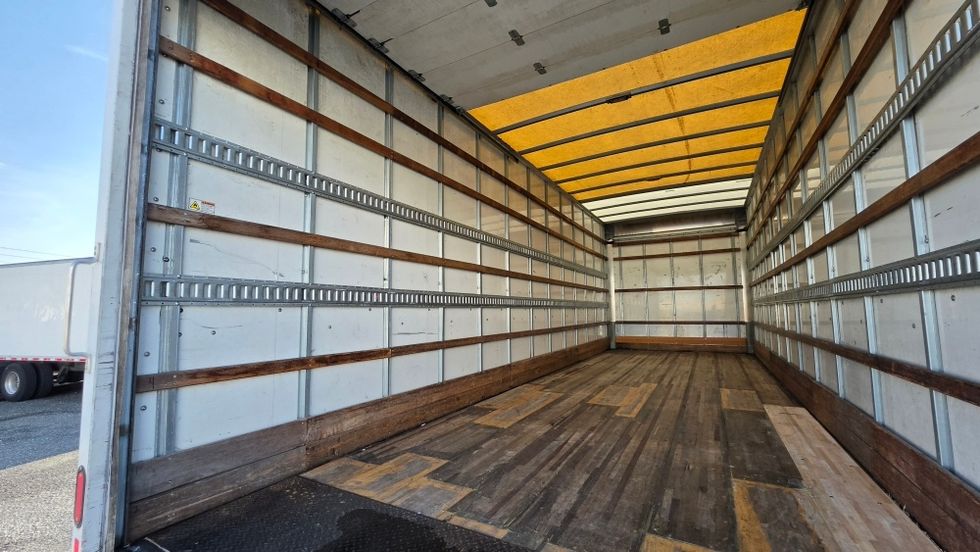 Medium Duty Box Truck-Light and Medium Duty Trucks-Hino-2019-268-Ocala-FL-131,412\n\t\tmiles-$ 64,500 - Image 11
